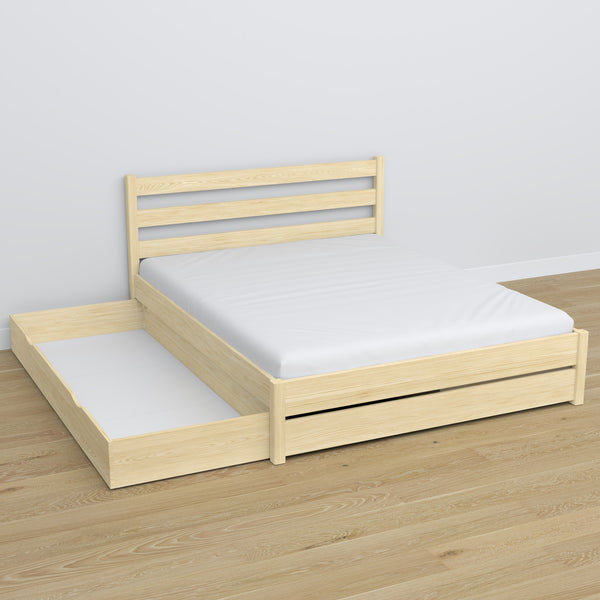 Doppelbett mit Schublade aus Holz Kiefer farblos – geöffnete Schublade, geräumiges Inneres