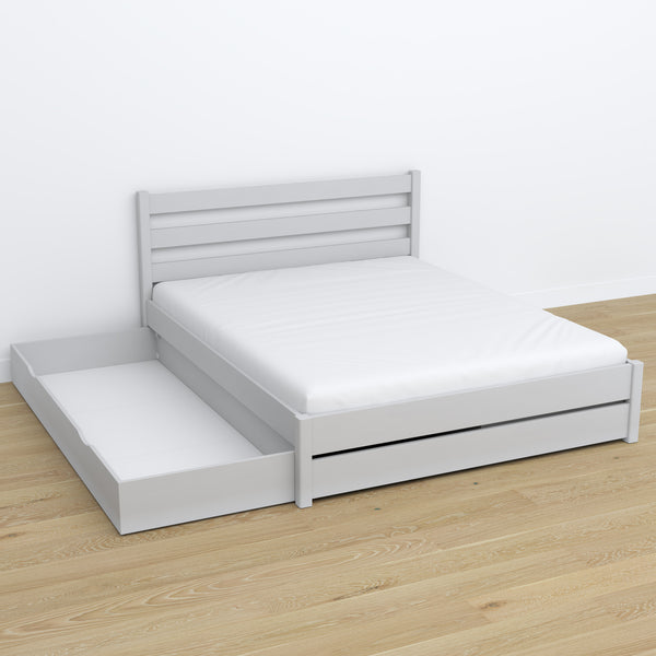 Doppelbett mit Schublade aus Holz grau – geöffnete Schublade, geräumiges Inneres